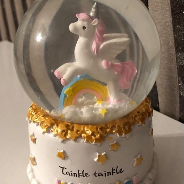 Unicorn Temalı Kar Küresi Rengarenk Işıklı Ve Müzikli Kar Küresi