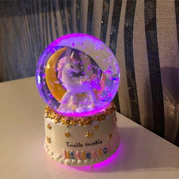 Orta Boy Unicorn Temalı Müzikli Ve Işıklı Kar Küresi Unicorn